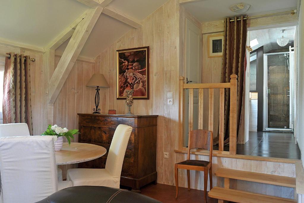 La Belle Epoque Bed & Breakfast Sansac-de-Marmiesse Room photo
